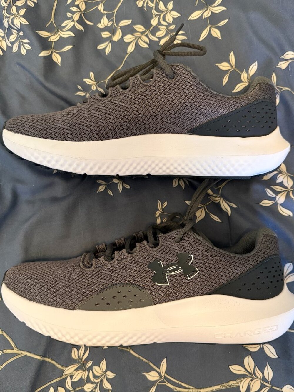 Under Armour Charged Surge 4 Running Shoes (wide fit) - Picture 4 of 11